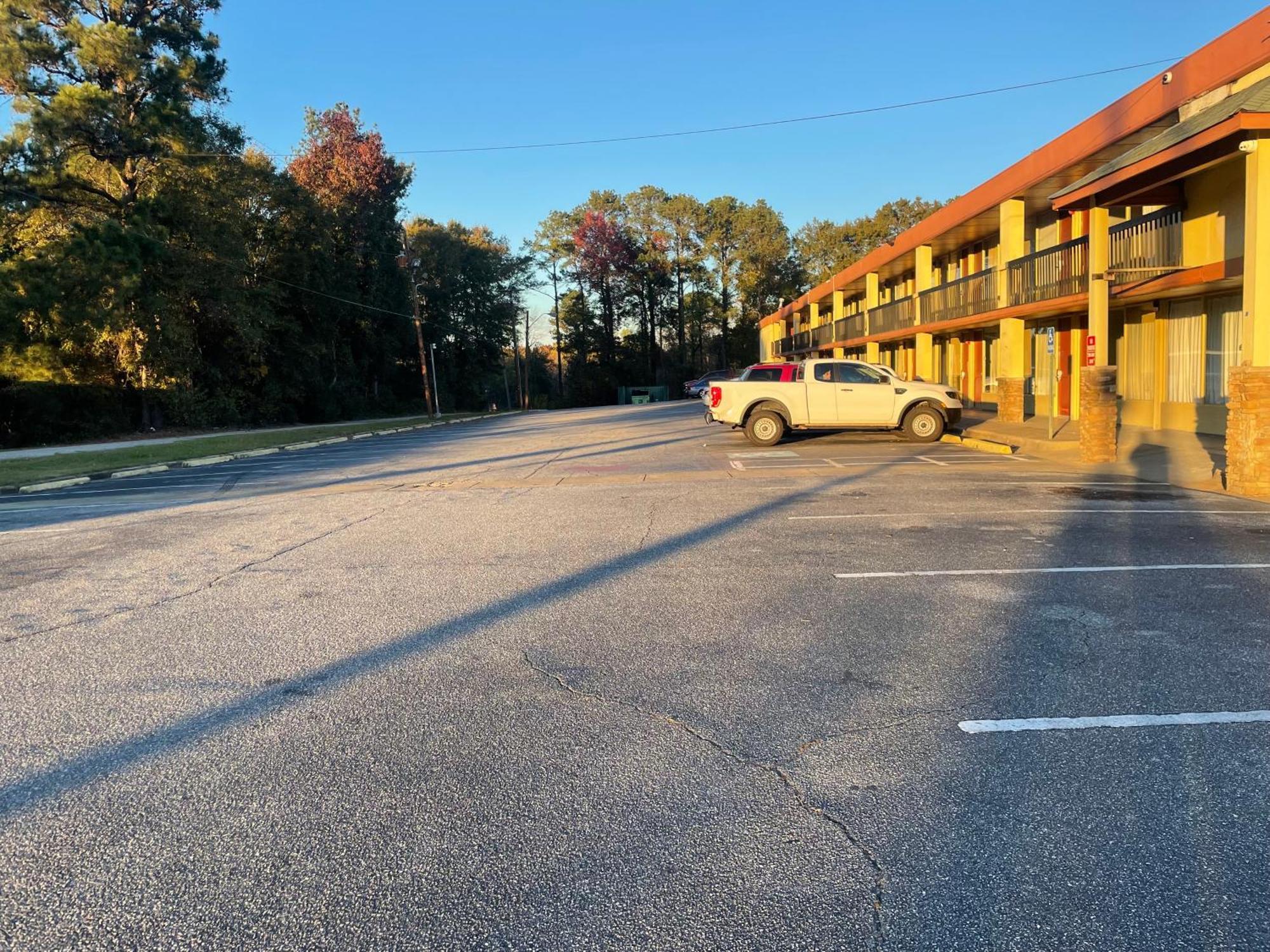 Budgetel Inn Phenix City Buitenkant foto