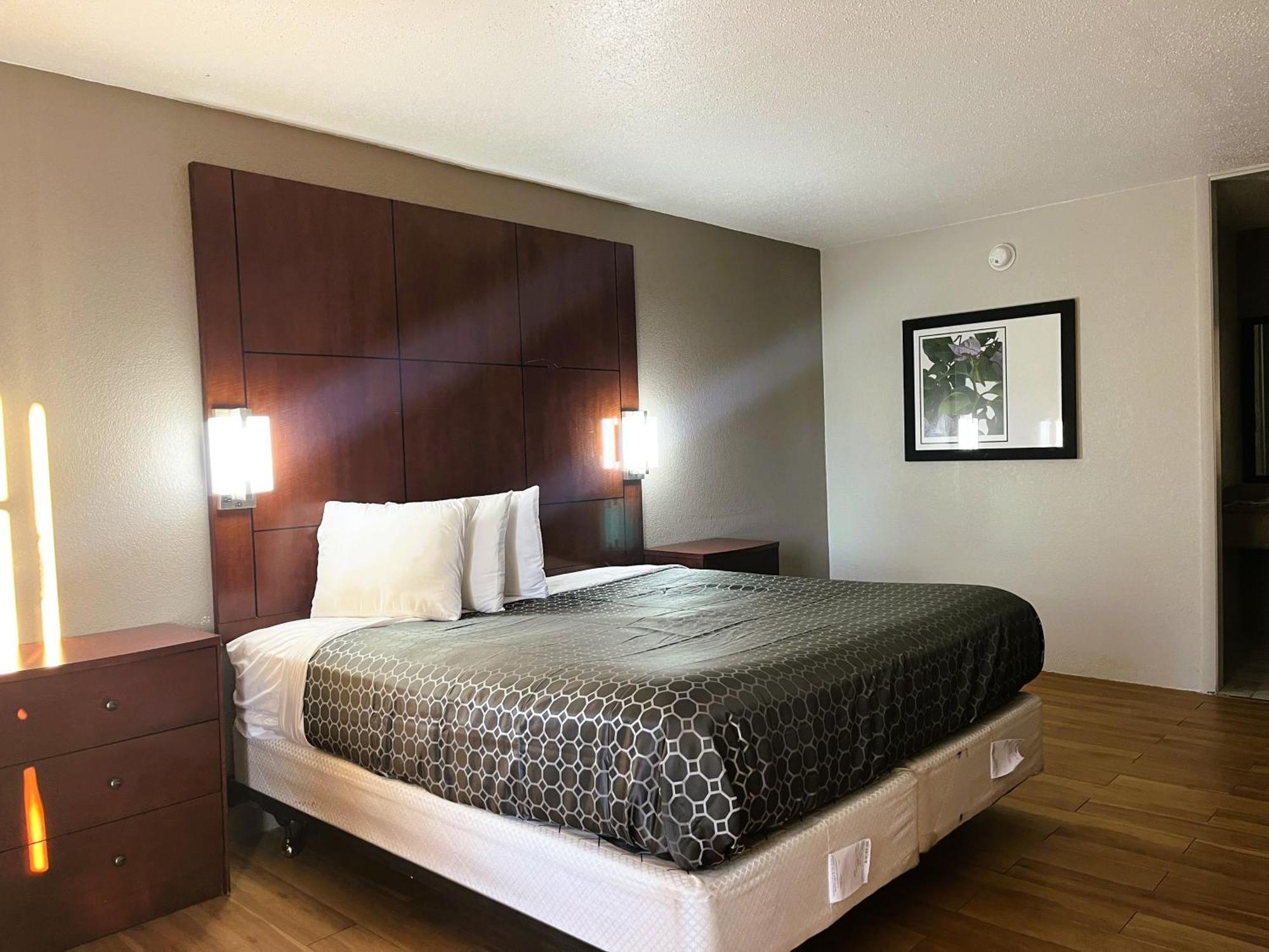 Budgetel Inn Phenix City Buitenkant foto