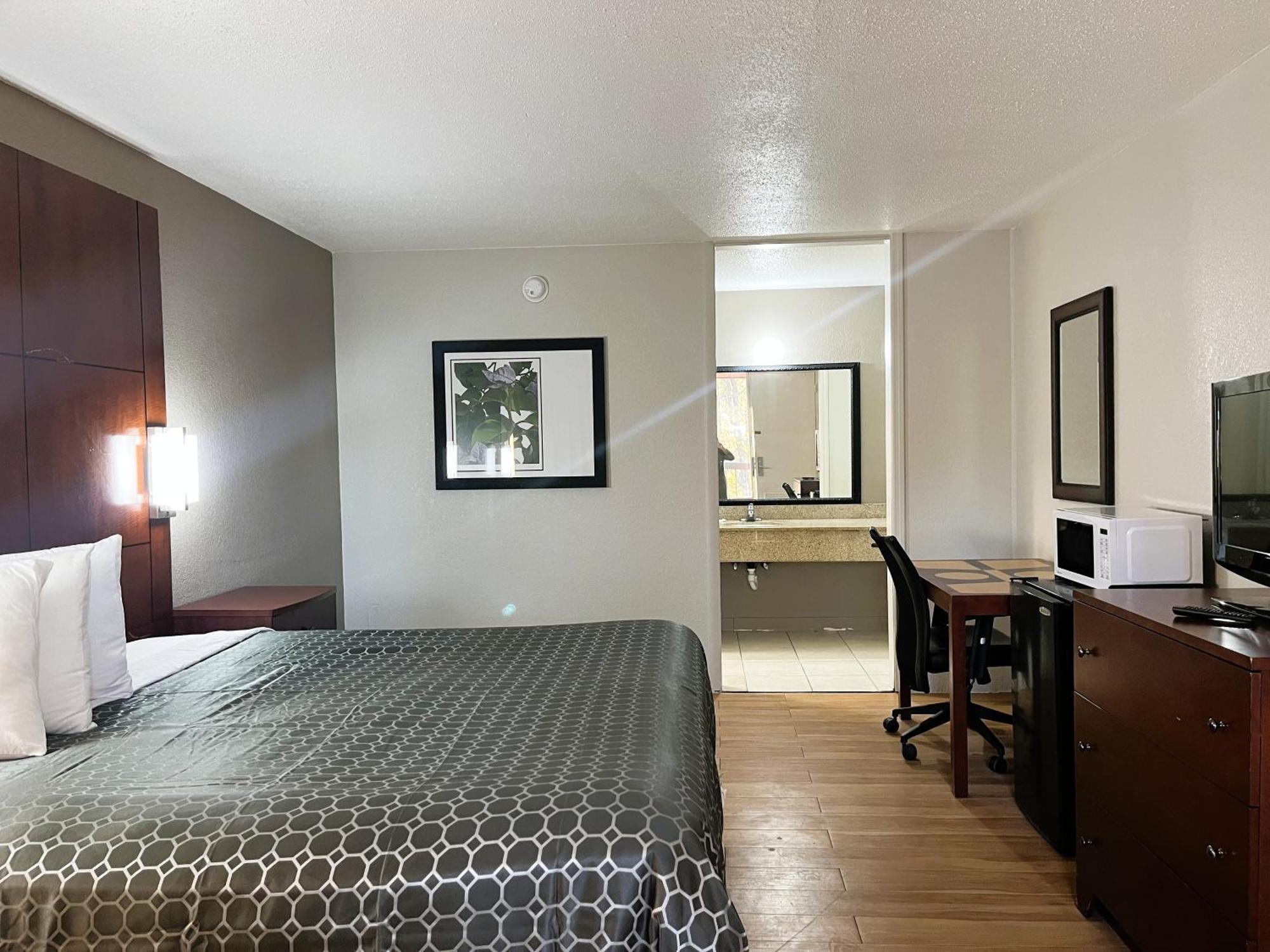 Budgetel Inn Phenix City Buitenkant foto